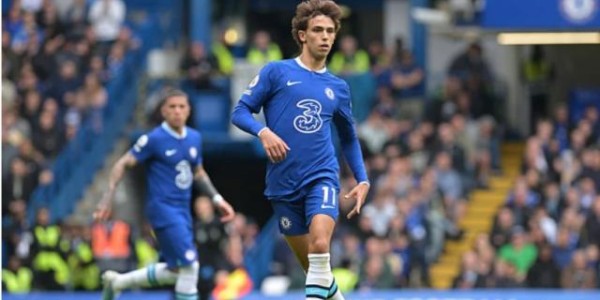 客户端下载-费利克斯签切尔西7年是个错 更衣室没地儿换衣服